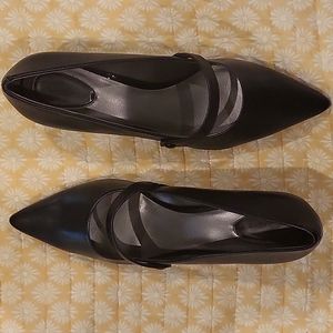 TROTTERS black kitten heals size 9